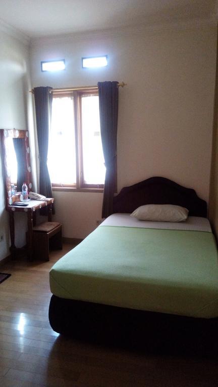 Wisma tamu Pension Guest House Bandung 2*